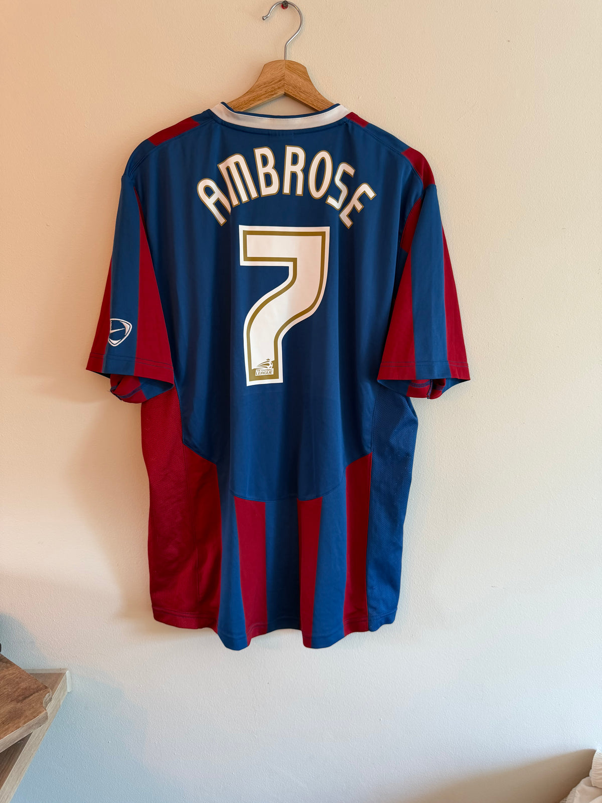 Crystal Palace 2009/10 Home Shirt ‘Ambrose’ (XL)
