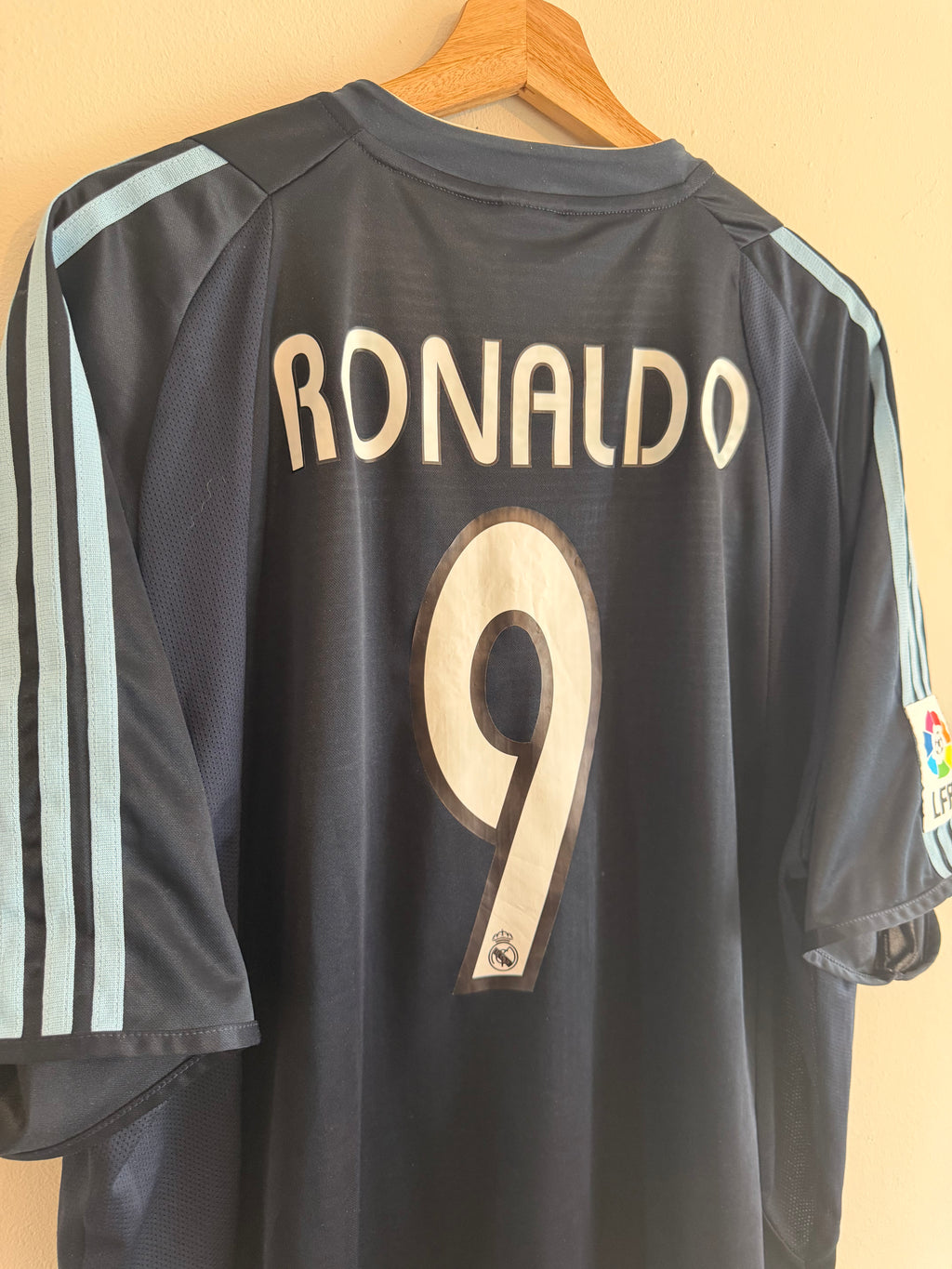 Real Madrid 2003/04 Away Shirt ‘Ronaldo’ (XL)