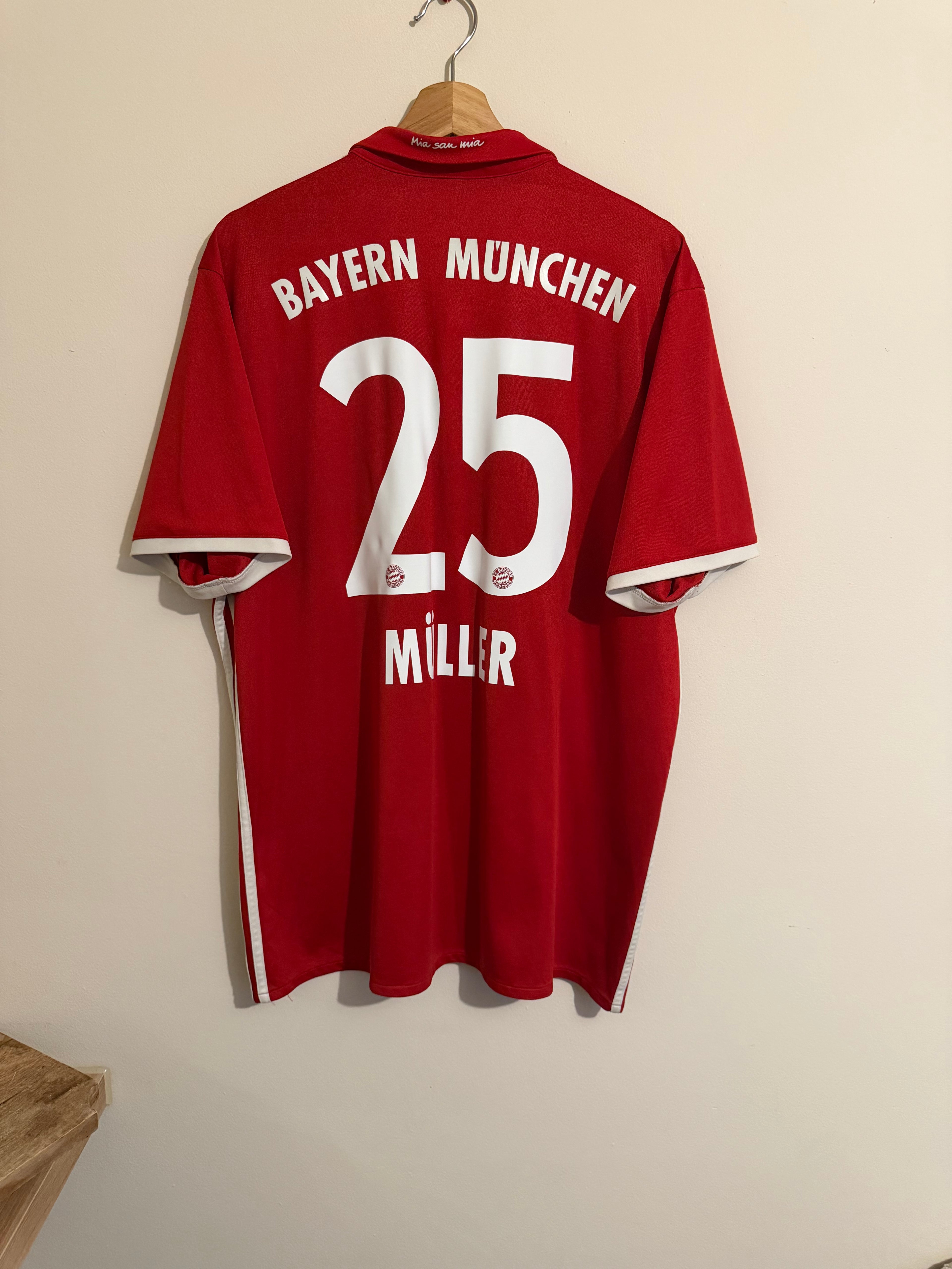 Bayern Munich 2016/17 Home Shirt ‘Muller’ (XL)