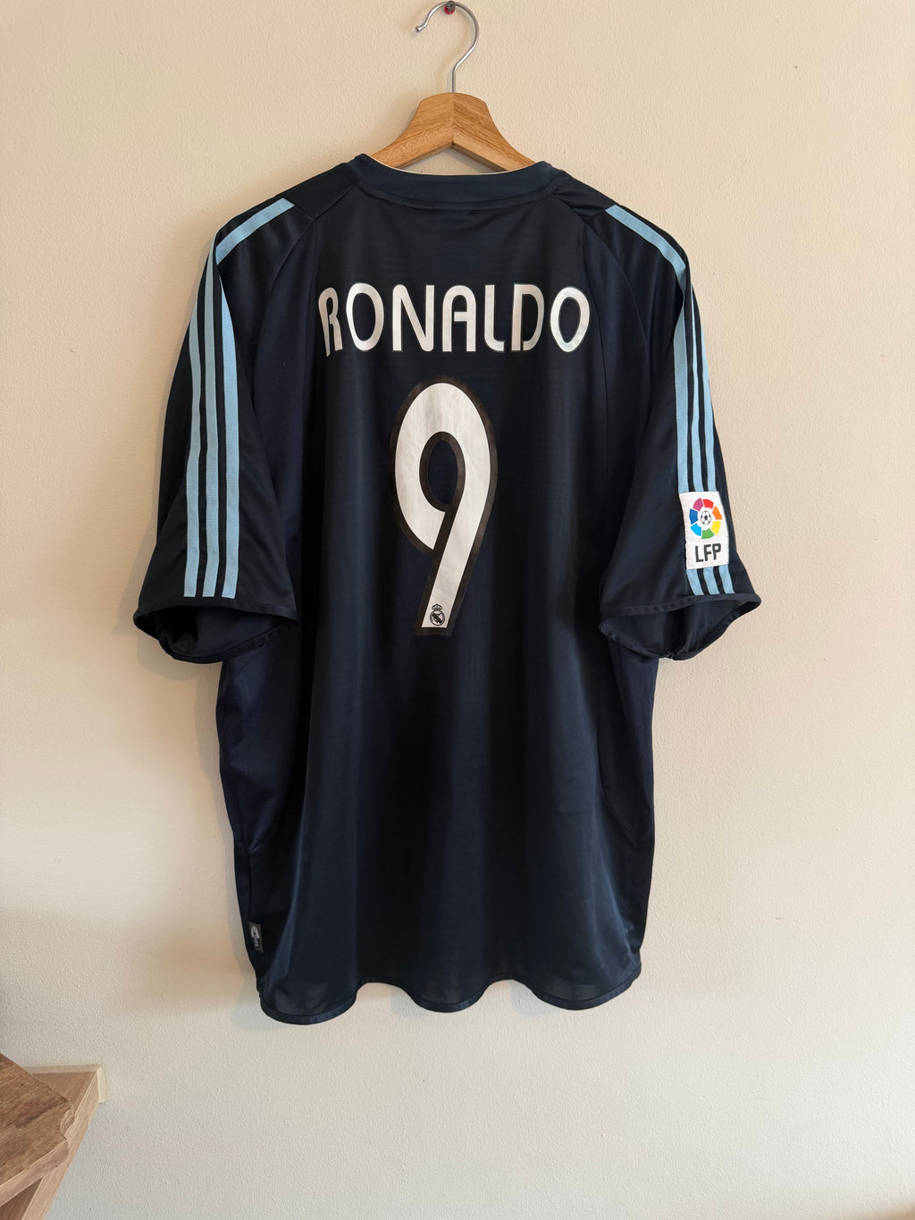 Real Madrid 2003/04 Away Shirt ‘Ronaldo’ (XL)