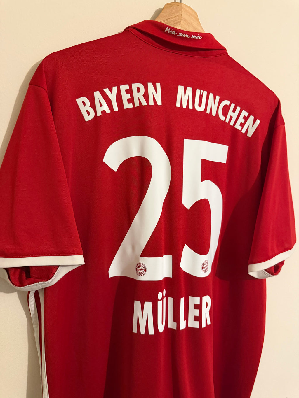 Bayern Munich 2016/17 Home Shirt ‘Muller’ (XL)