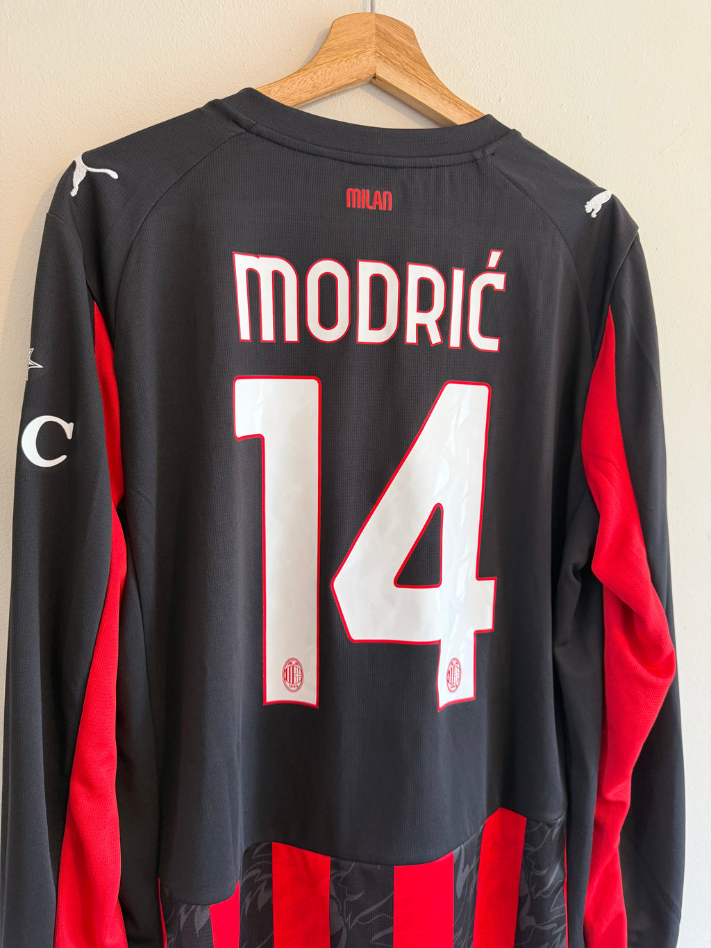 AC Milan 2025/26 Home Shirt LS ‘Modric’ BNWT (L)