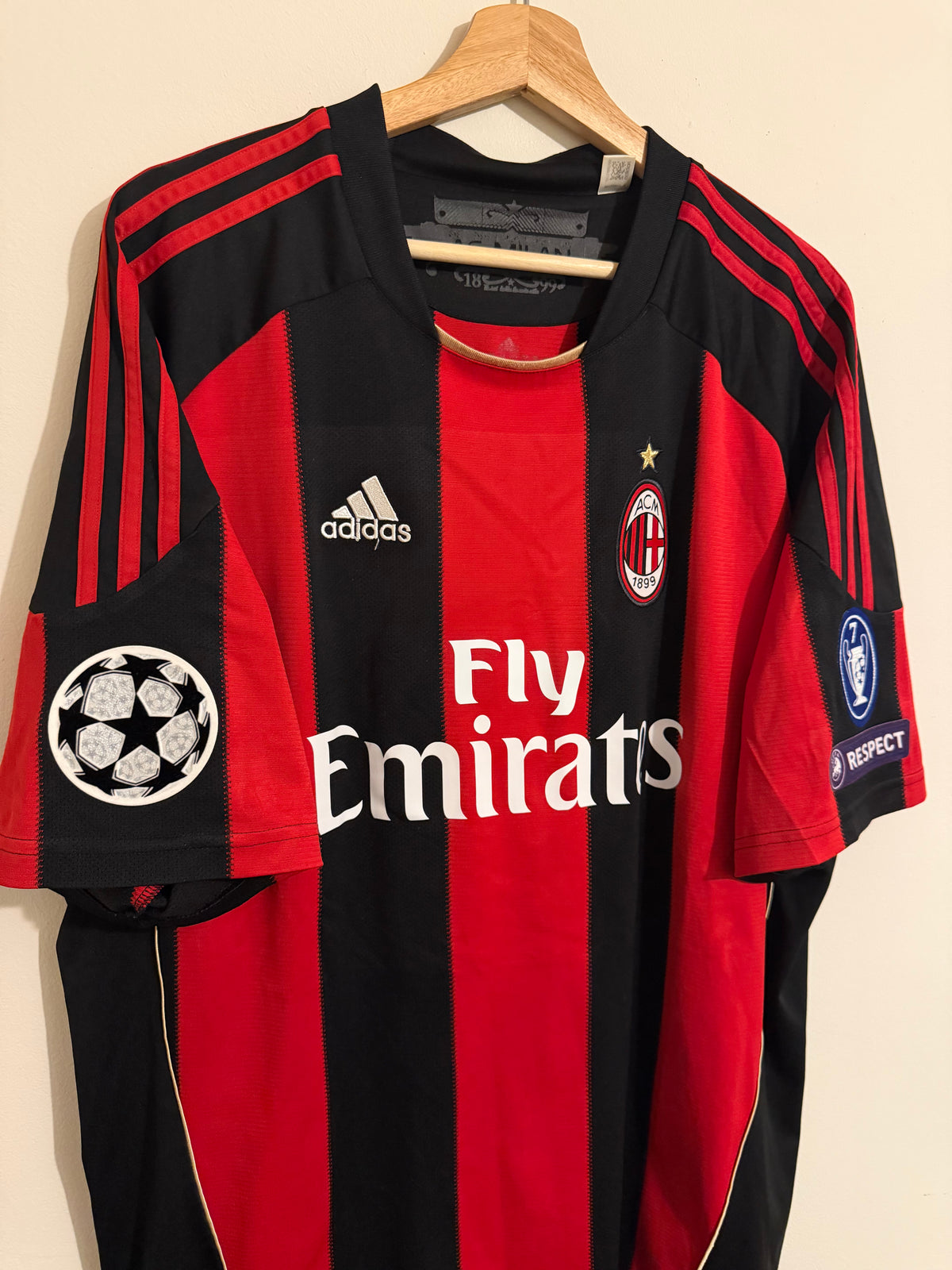 AC Milan 2010/11 Home Shirt ‘Ronaldinho’ (XL)