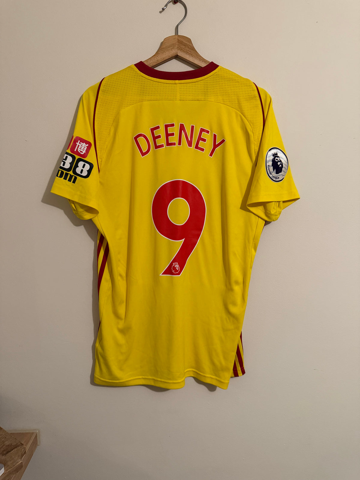 Watford 2017/18 Home Shirt ‘Deeney’ (M)