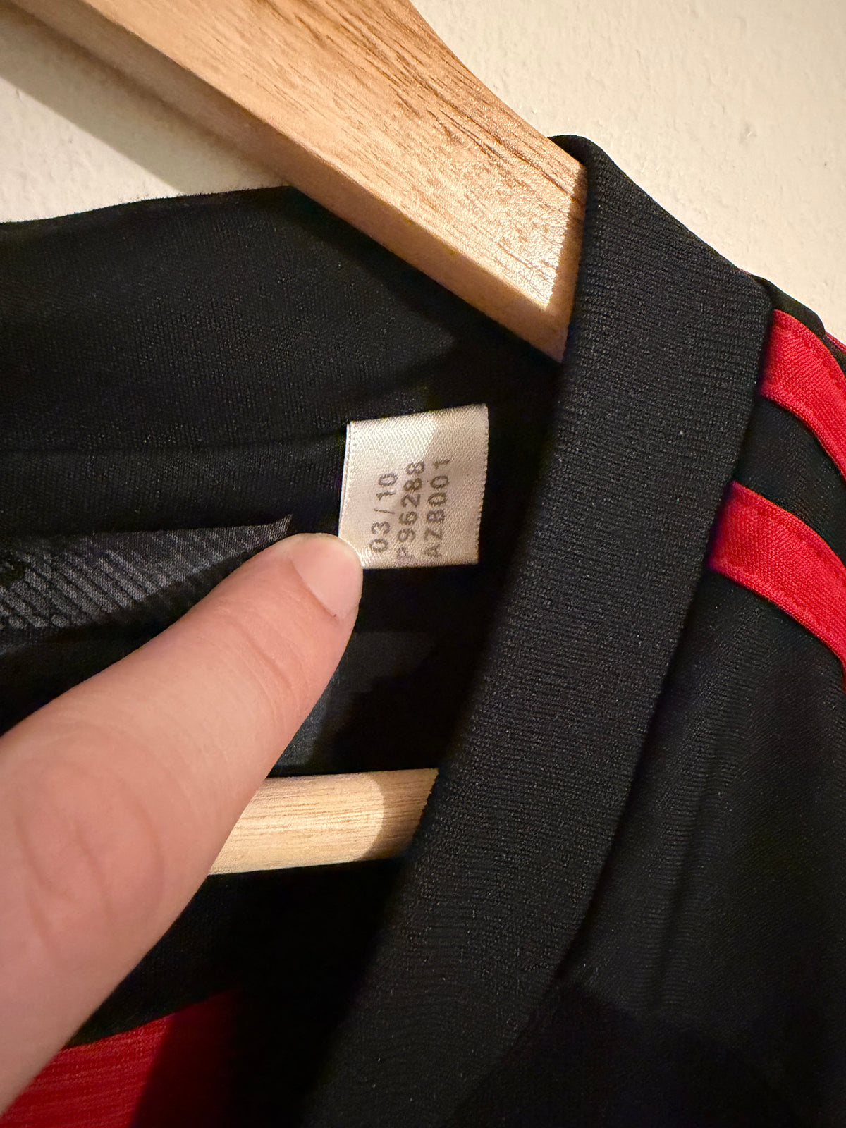 AC Milan 2010/11 Home Shirt ‘Ronaldinho’ (XL)